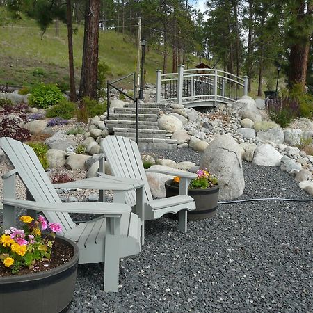 Heartstone B&B Peachland Bagian luar foto