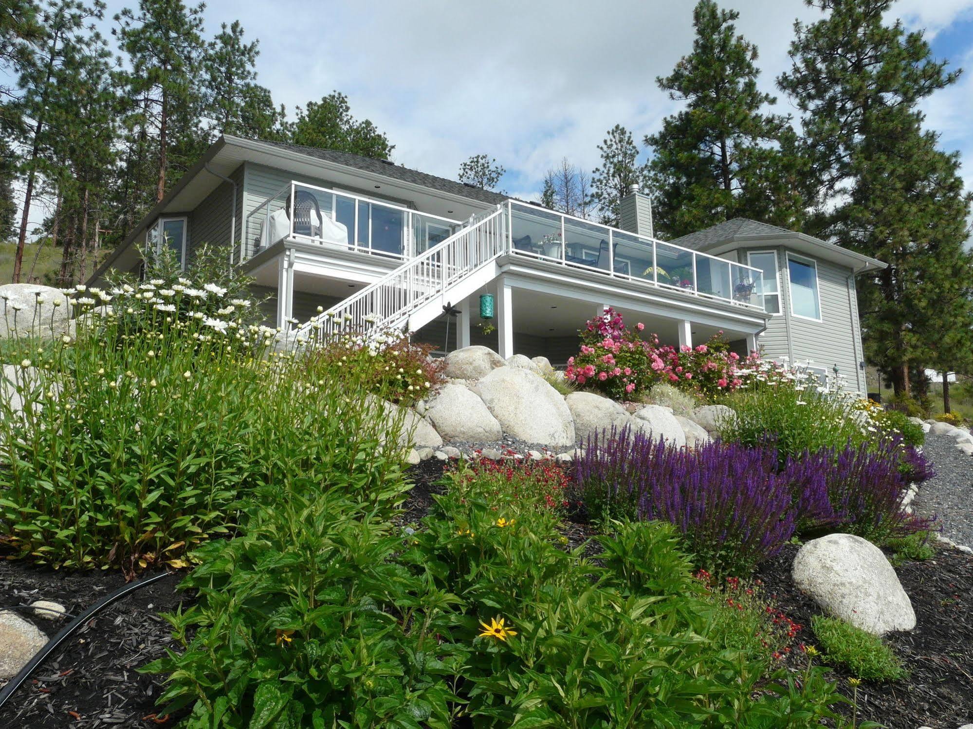 Heartstone B&B Peachland Bagian luar foto