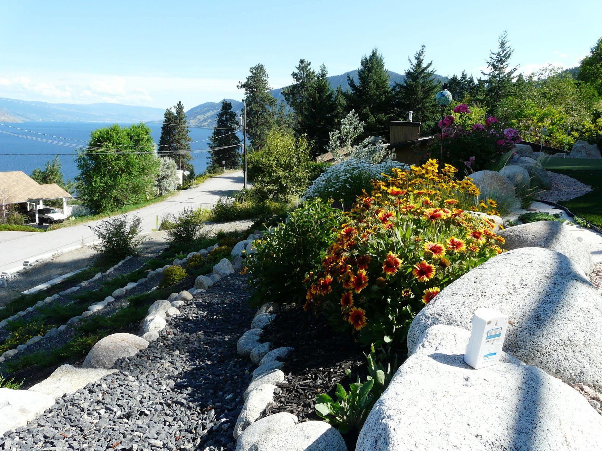 Heartstone B&B Peachland Bagian luar foto